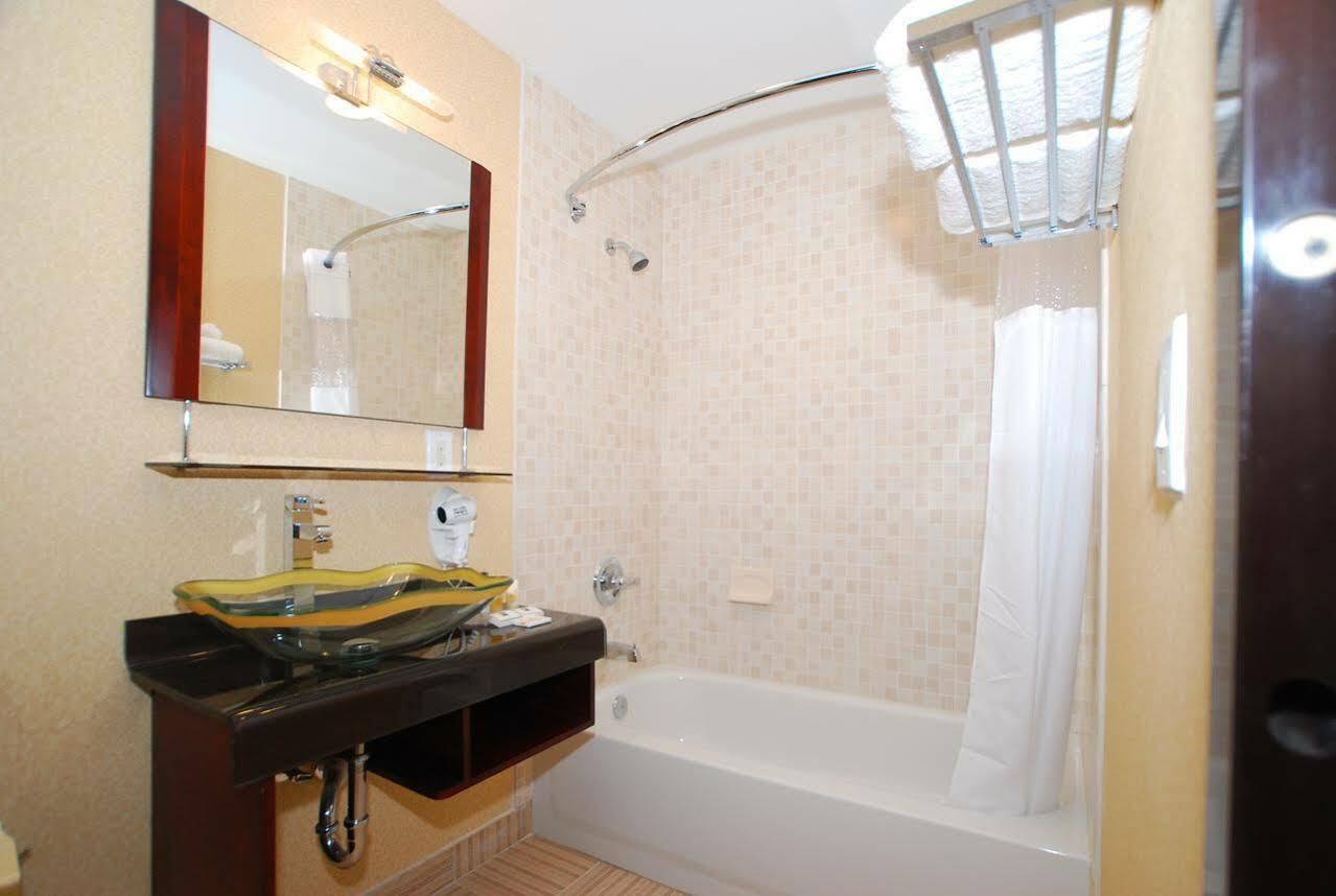 Baltimore Plaza Hotel Eksteriør bilde